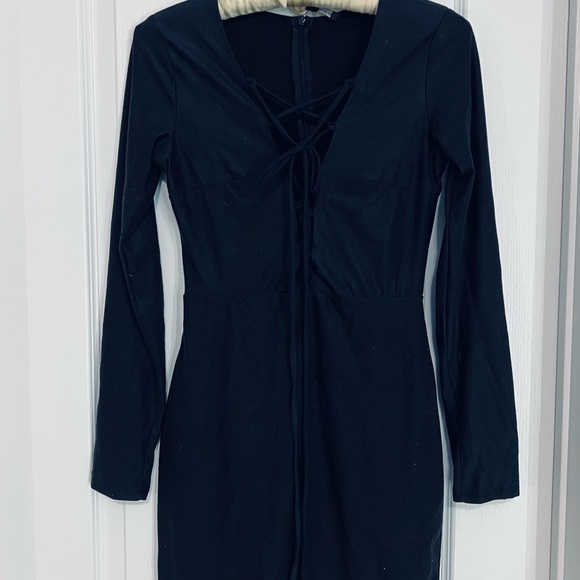 Black Lace up front body con mini dress - Picture 6 of 11